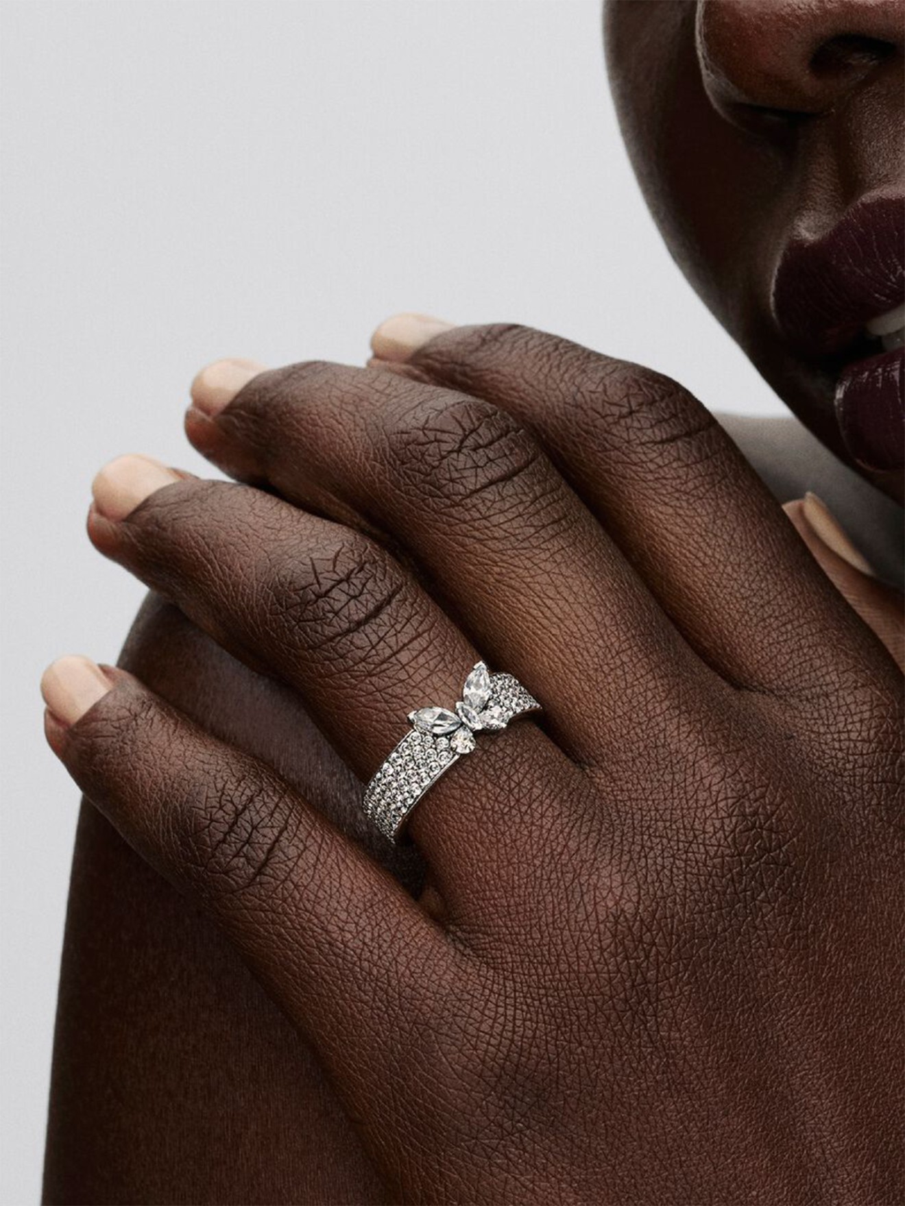 Anel Borboleta Amplo em Prata Esterlina com Zircnias