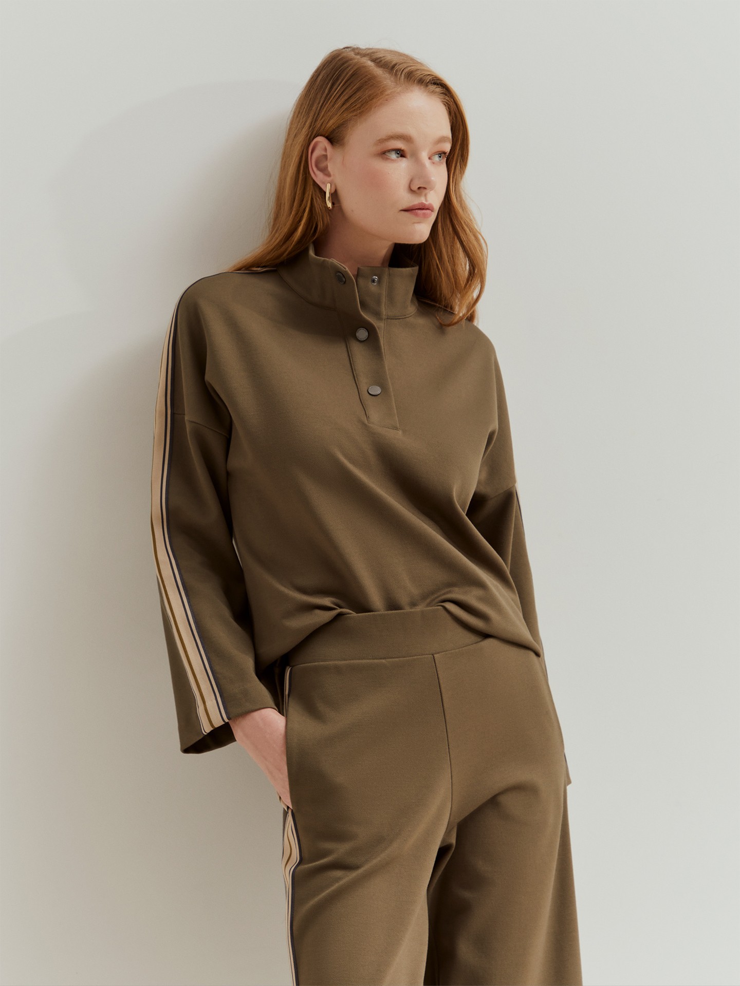 Calças de Malha com Risca Lateral