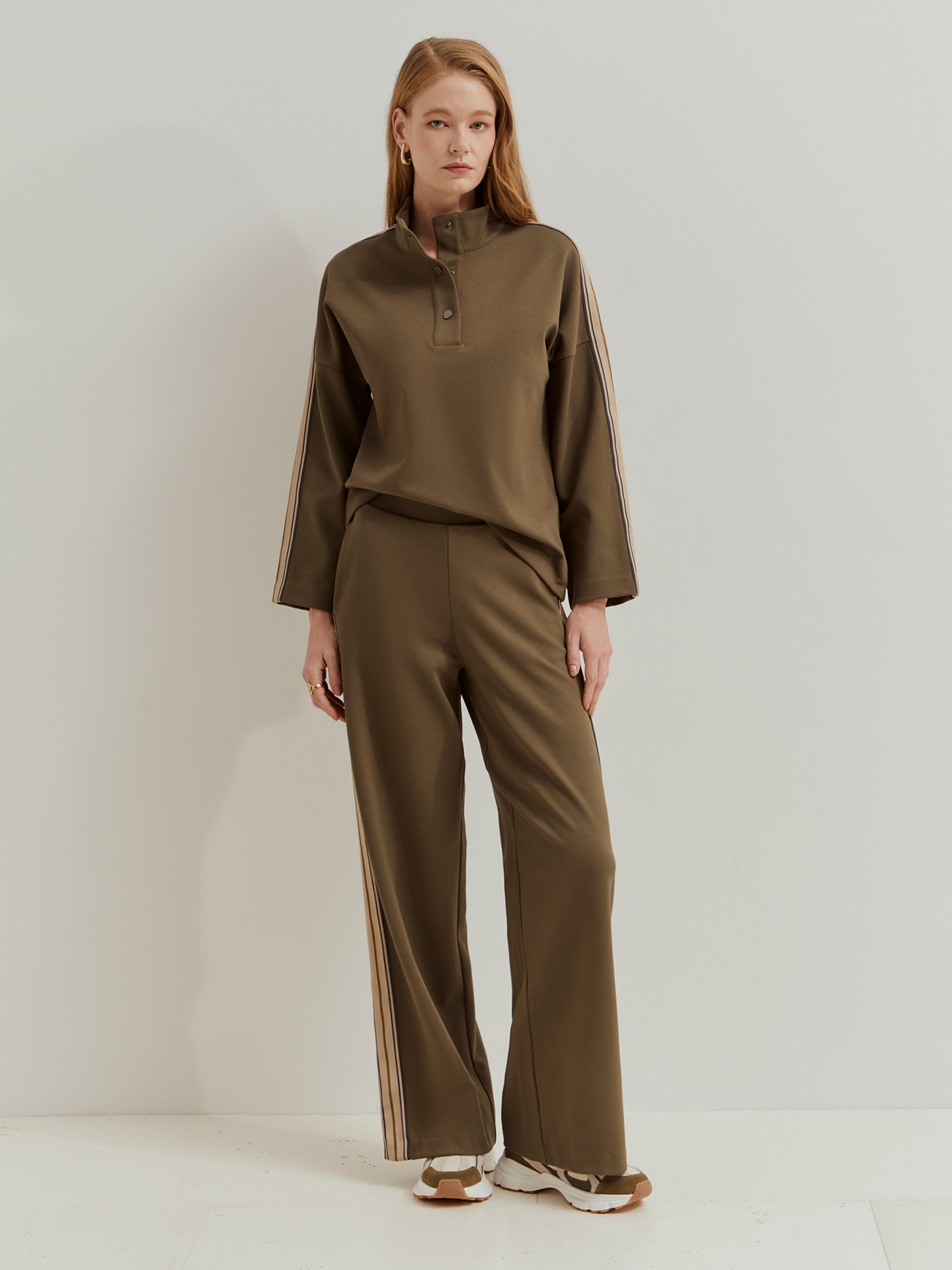 Calças de Malha com Risca Lateral