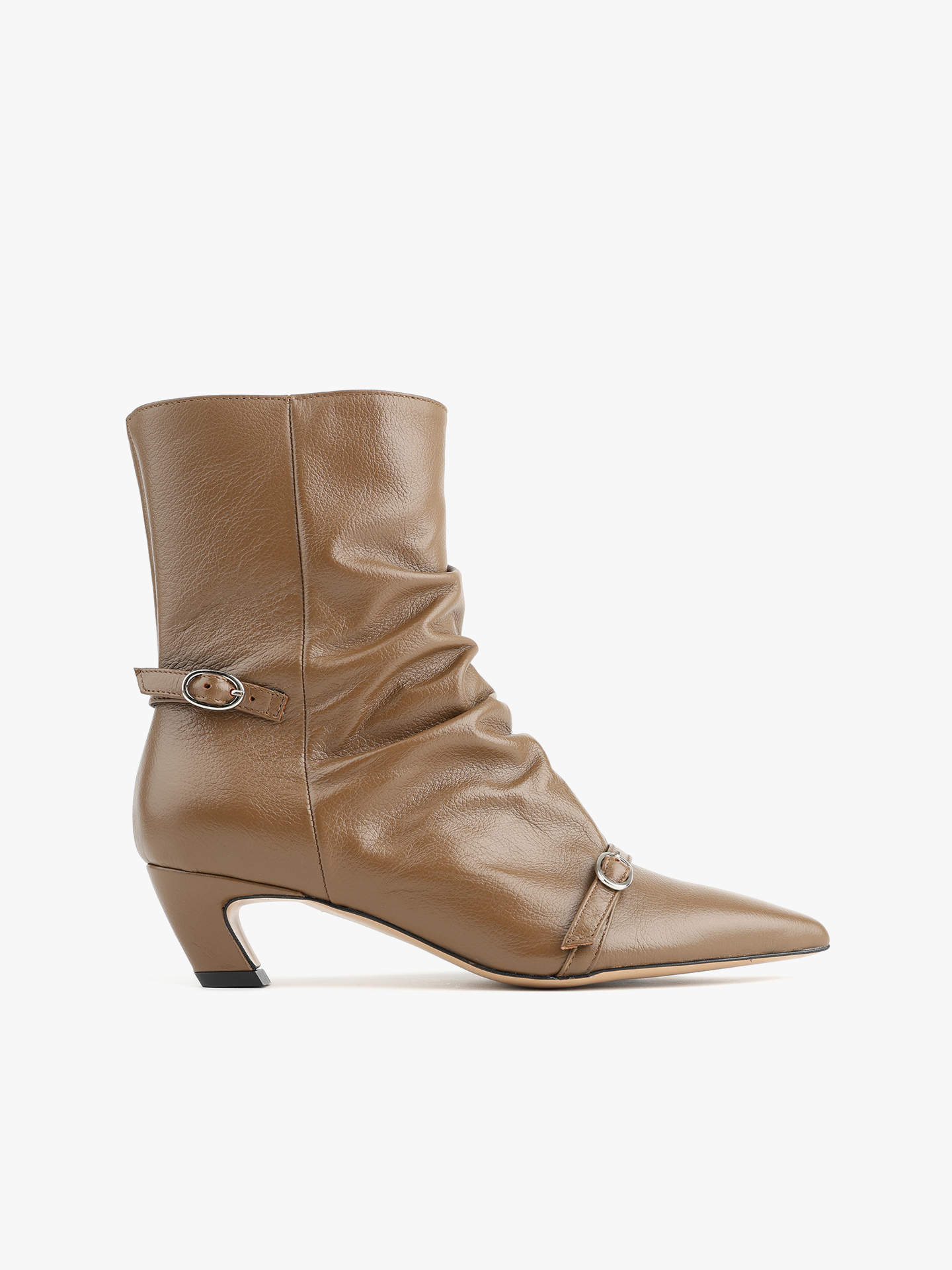 Botins de Pele com Salto