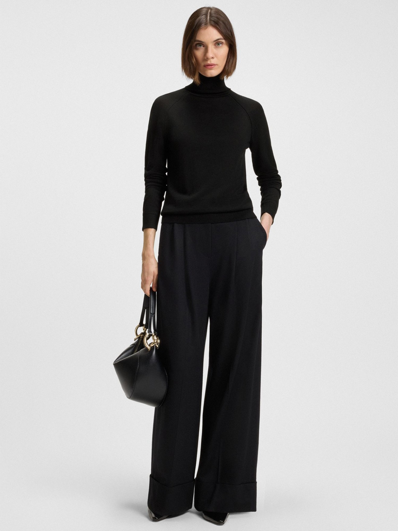 Camisola de L� com Gola Alta Enrolada