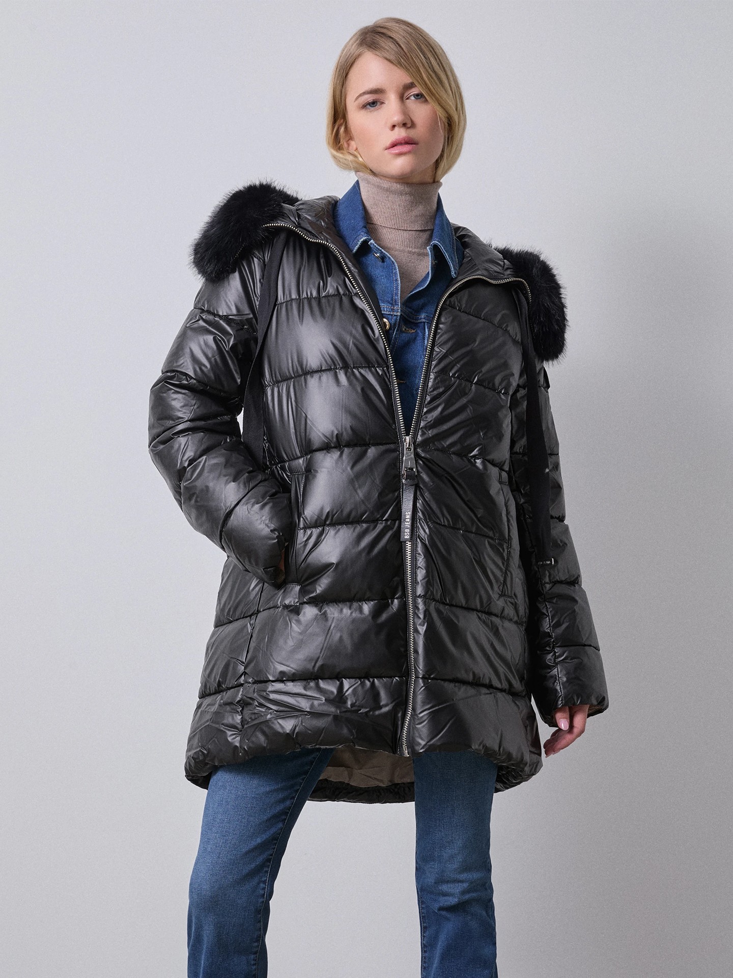 Blusão Acolchoado com Capuz