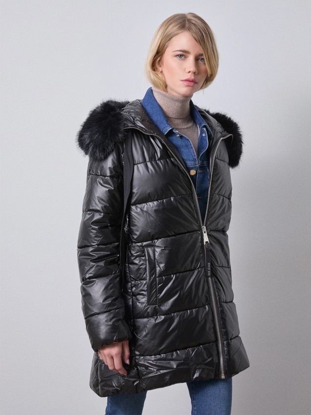 Blusão Acolchoado com Capuz