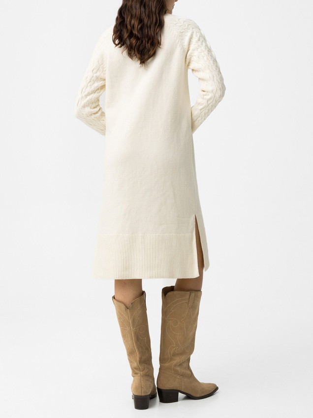 Vestido de Malha com Gola Subida