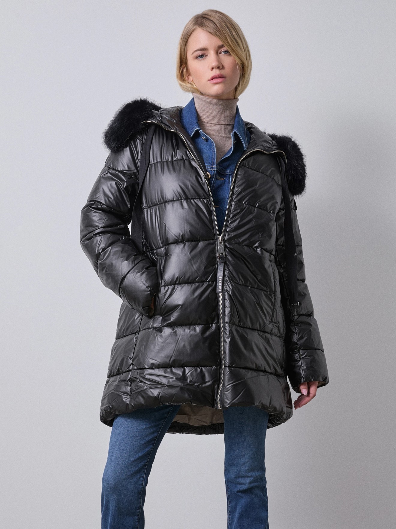 Blusão Acolchoado com Capuz