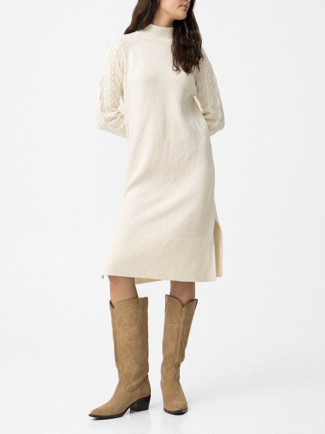 Vestido de Malha com Gola Subida