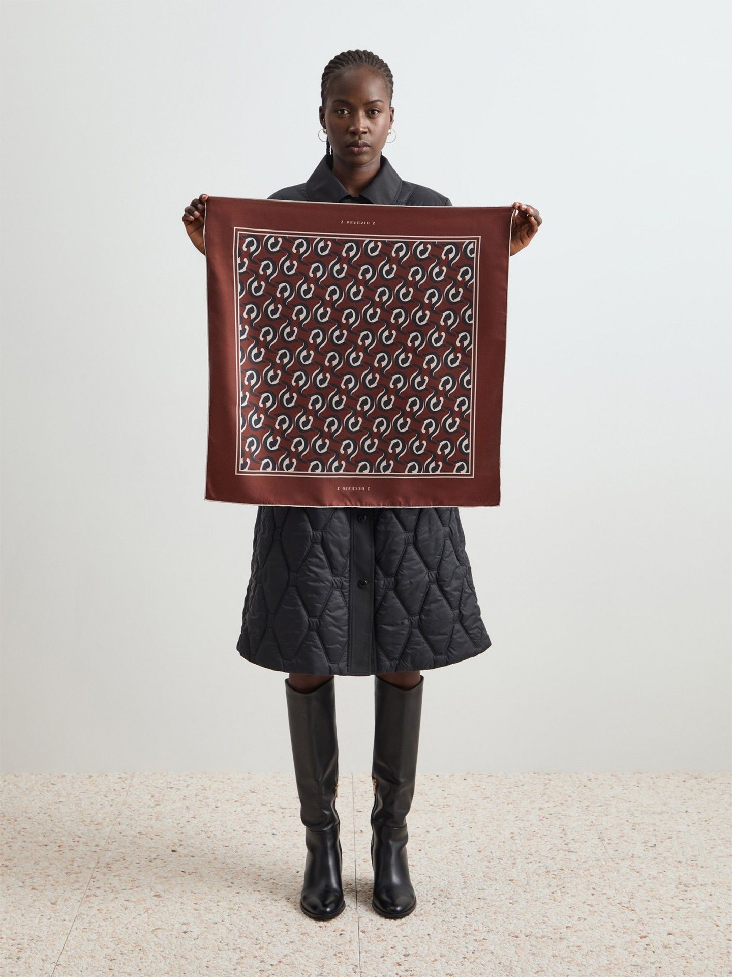 Lenço Quadrado em Seda