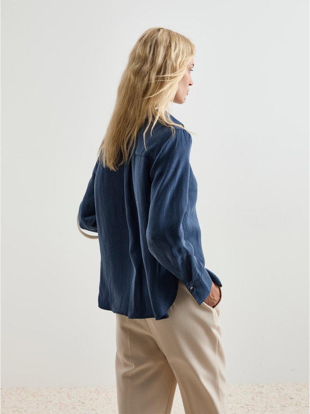 Blusa com Decote em V