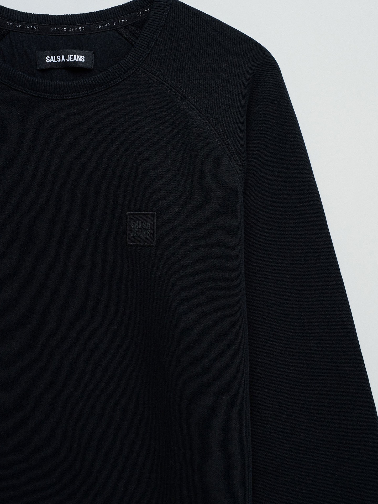 Sweatshirt com Gola Redonda