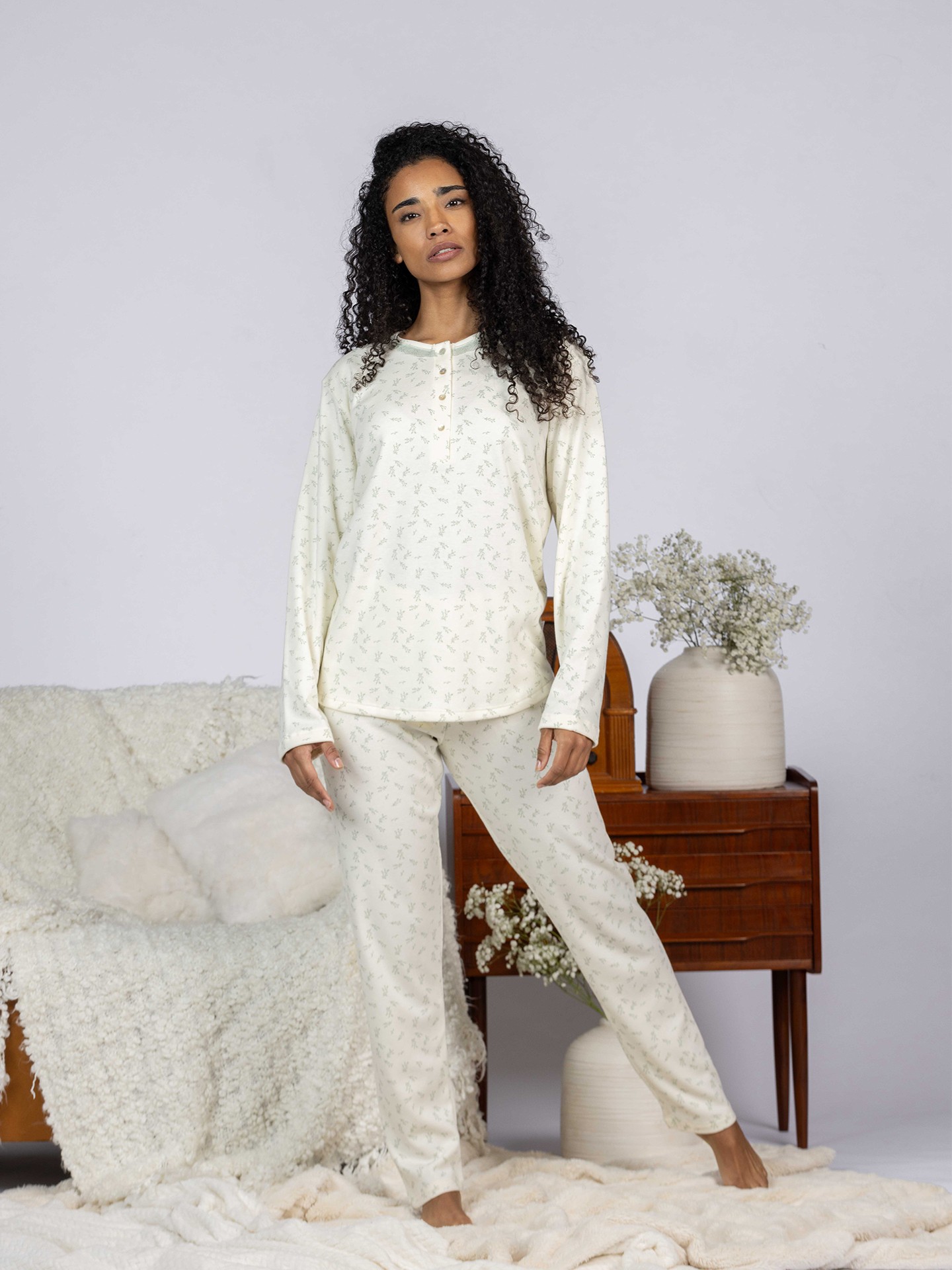 Pijama com Estampado de Folhas