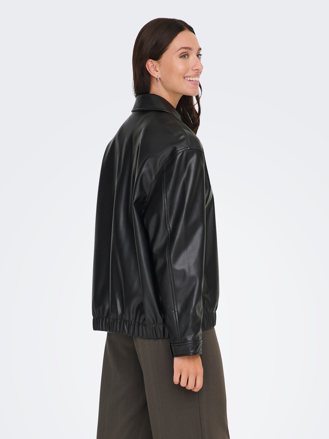 Casaco Bomber em Pele Sinttica