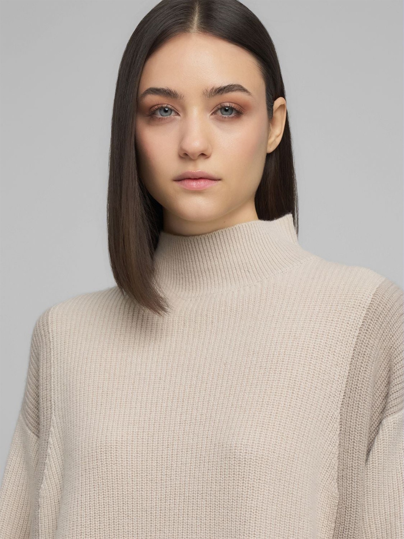 Camisola de Malha com Gola Alta