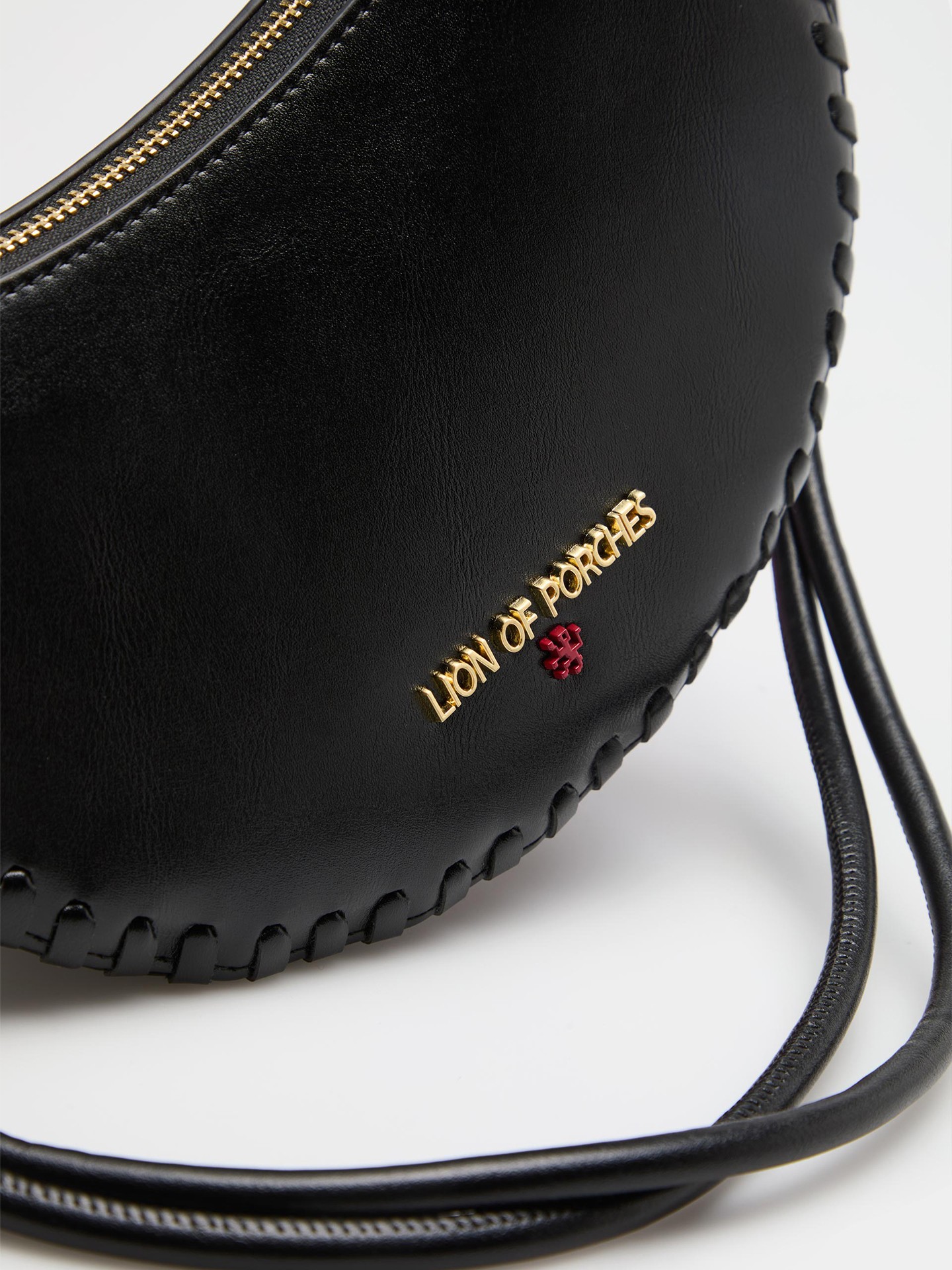 Mala de Tiracolo em Formato Meia-lua