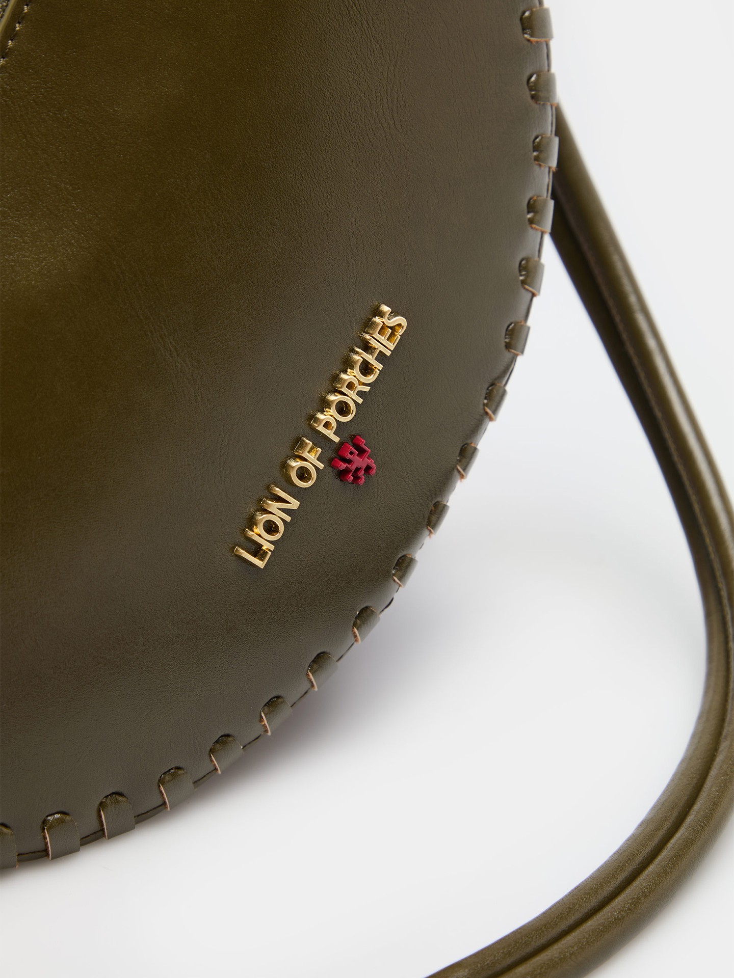 Mala de Tiracolo em Formato Meia-lua