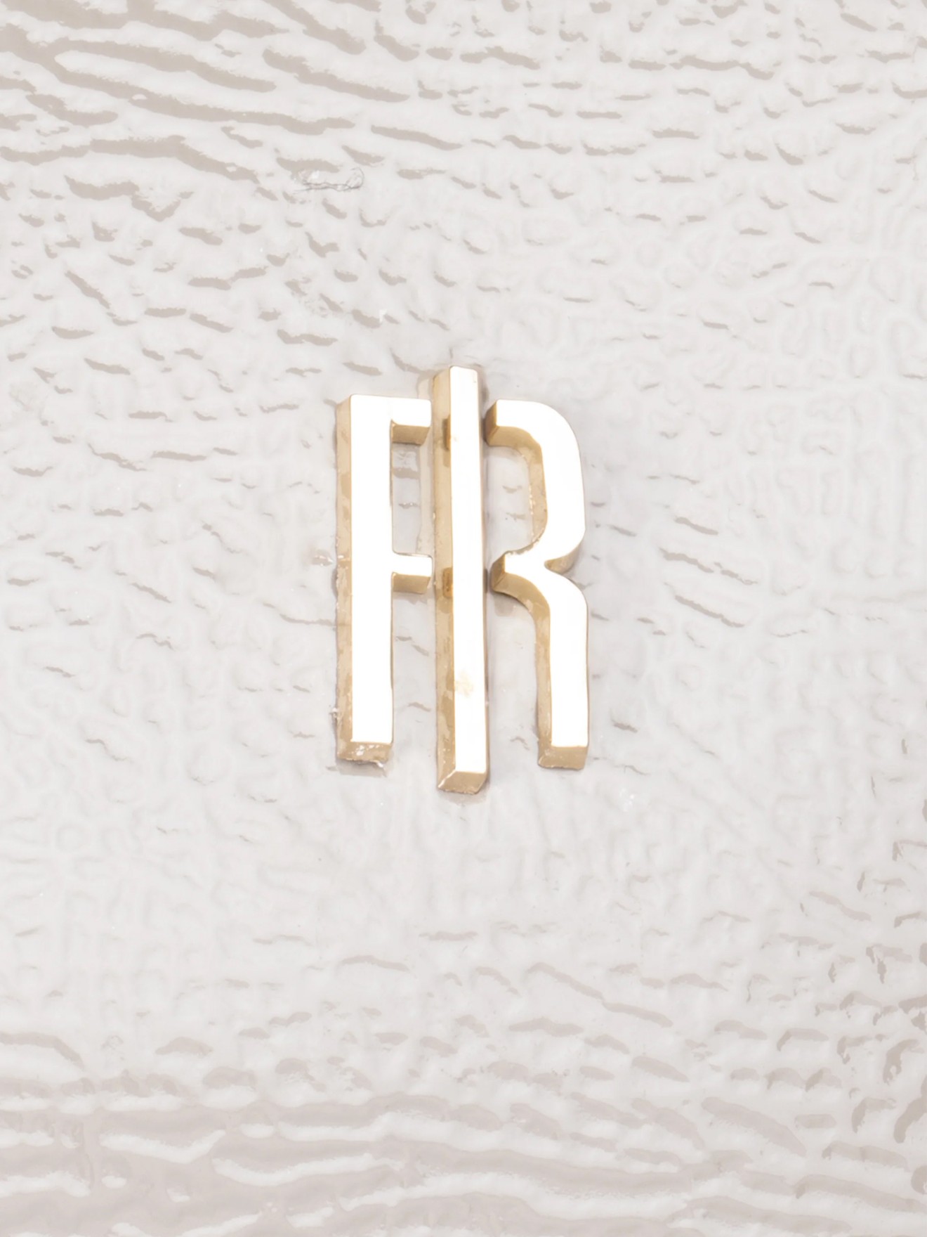 Mala de Mo Estruturada em Efeito Verniz