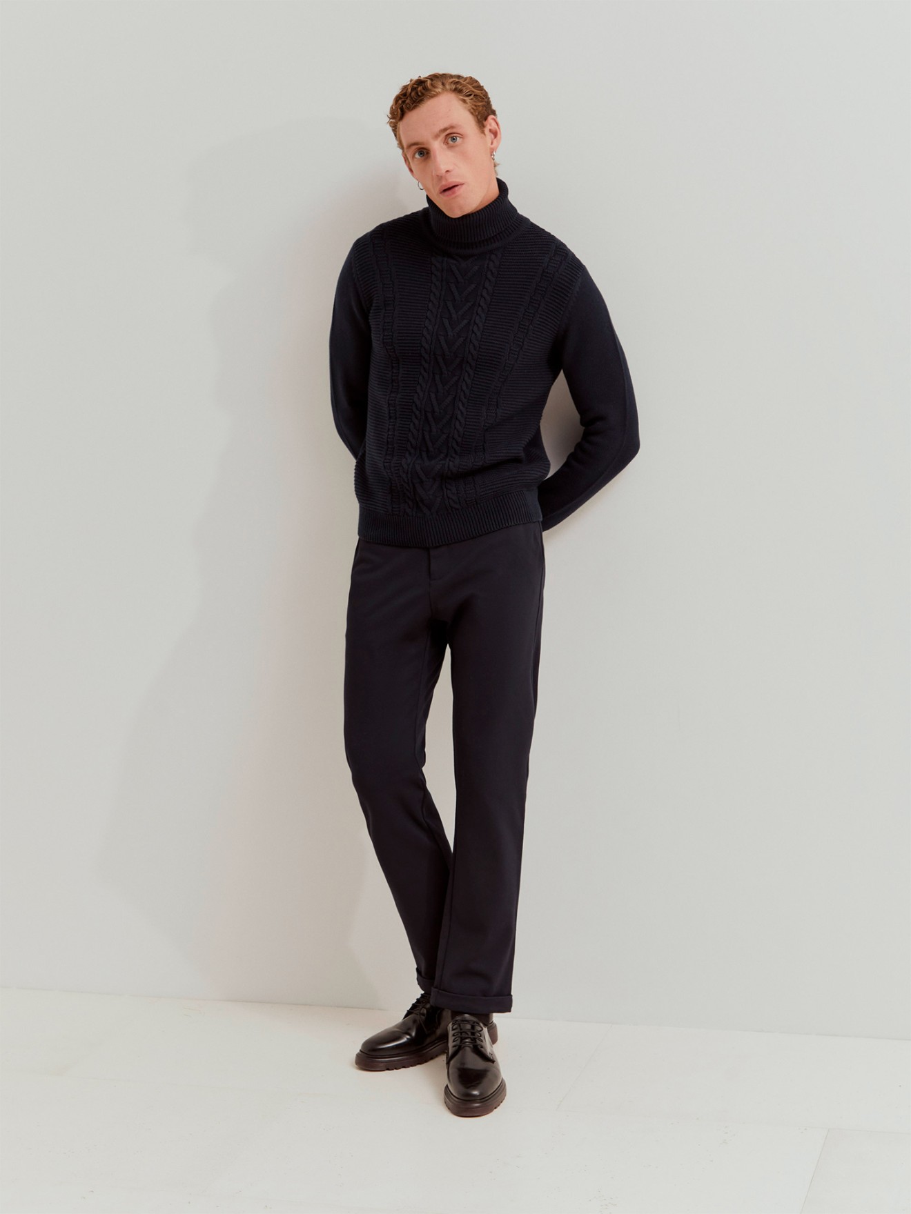 Camisola de Gola Alta em Malha Entranada