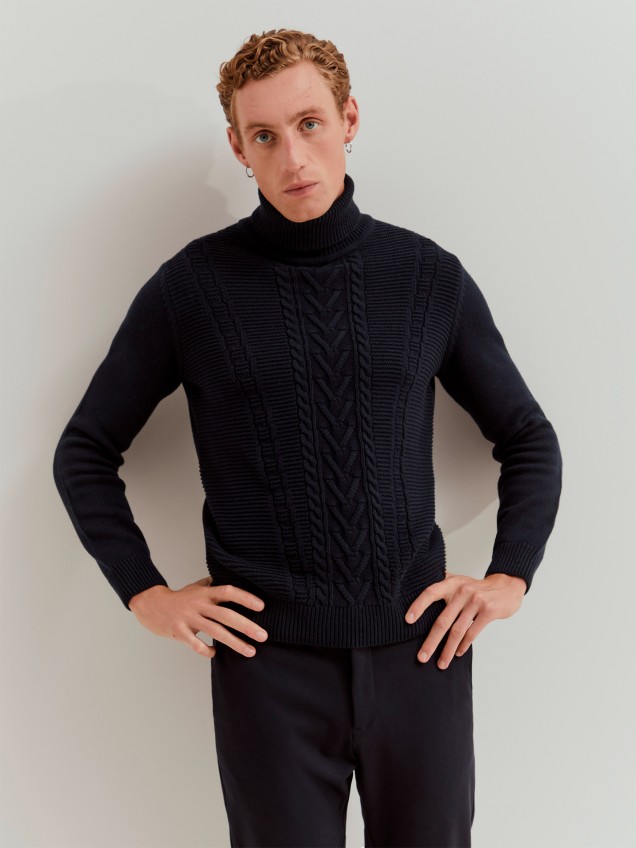 Camisola de Gola Alta em Malha Entrançada