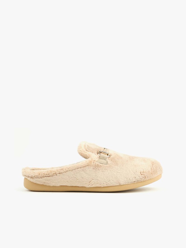 Chinelos de Casa com Aplique Metlico