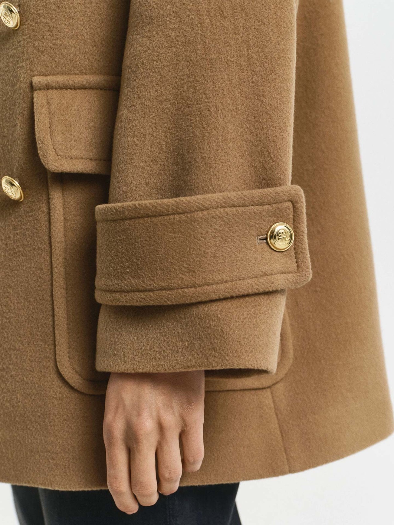 Casaco de Abotoadura Dupla em L