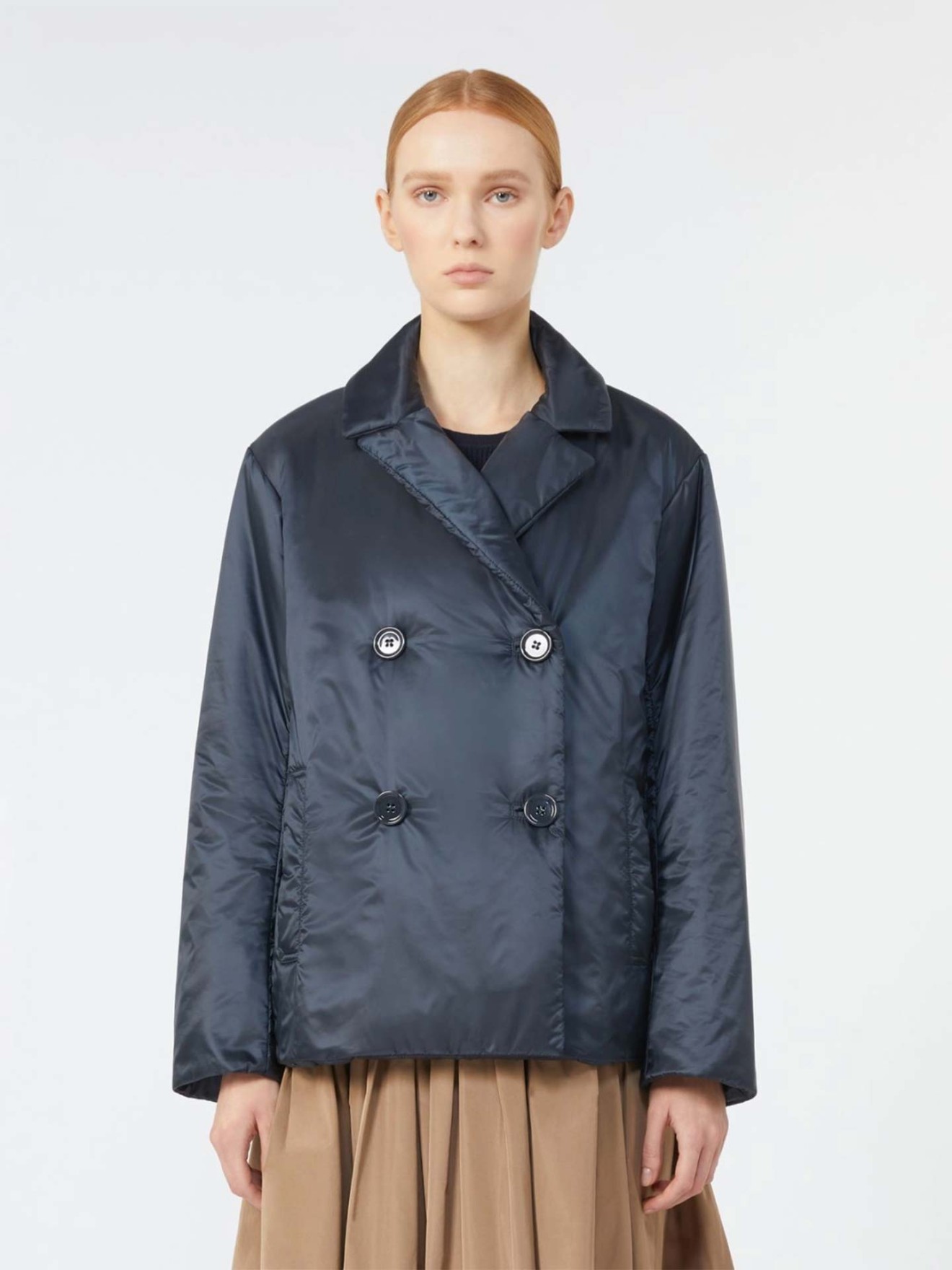 Busão Curto Acolchoado Camelia