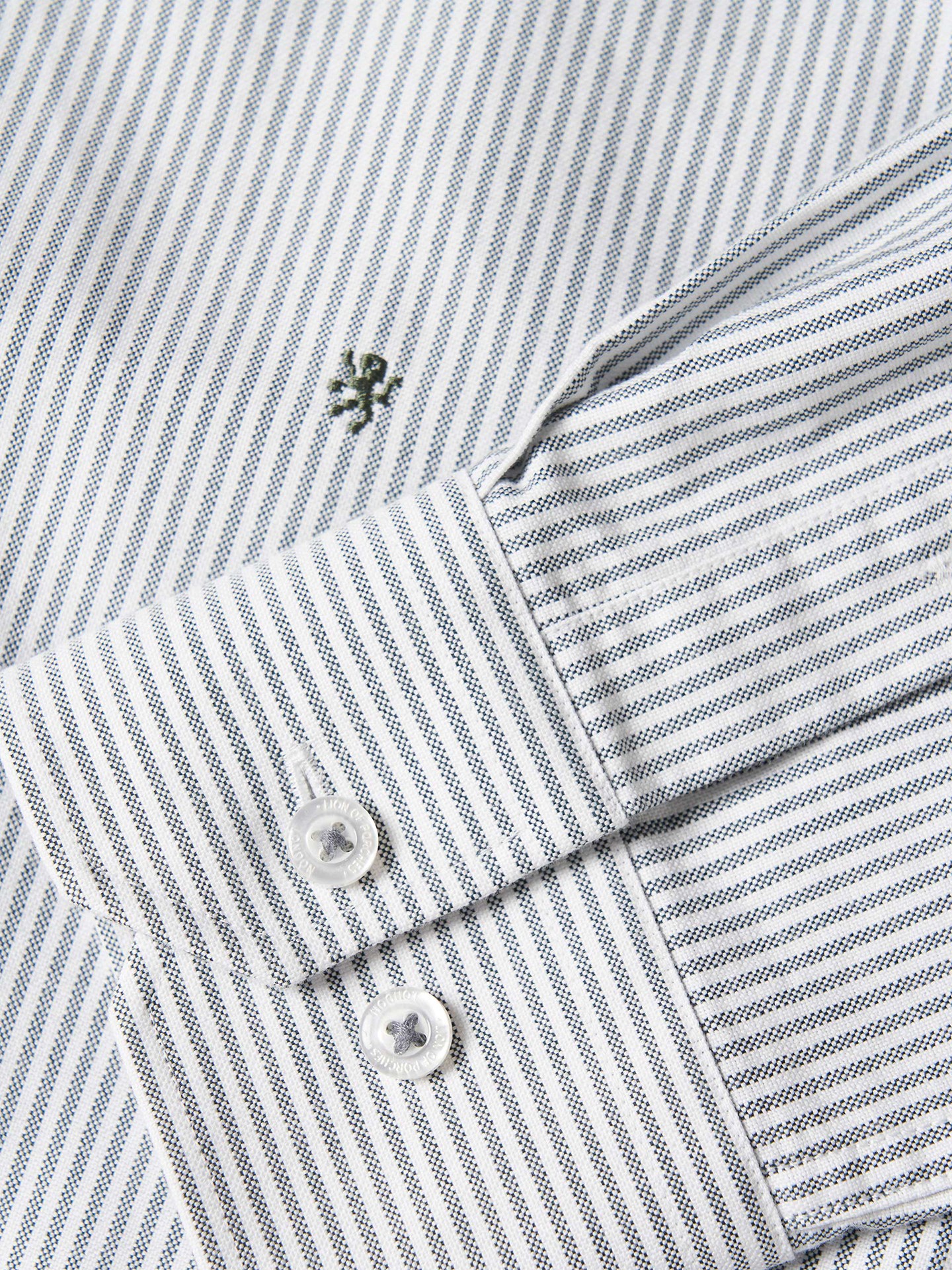 Camisa às Riscas Slim Fit