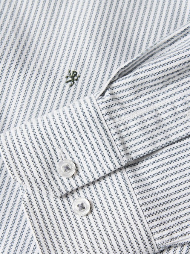 Camisa às Riscas Slim Fit