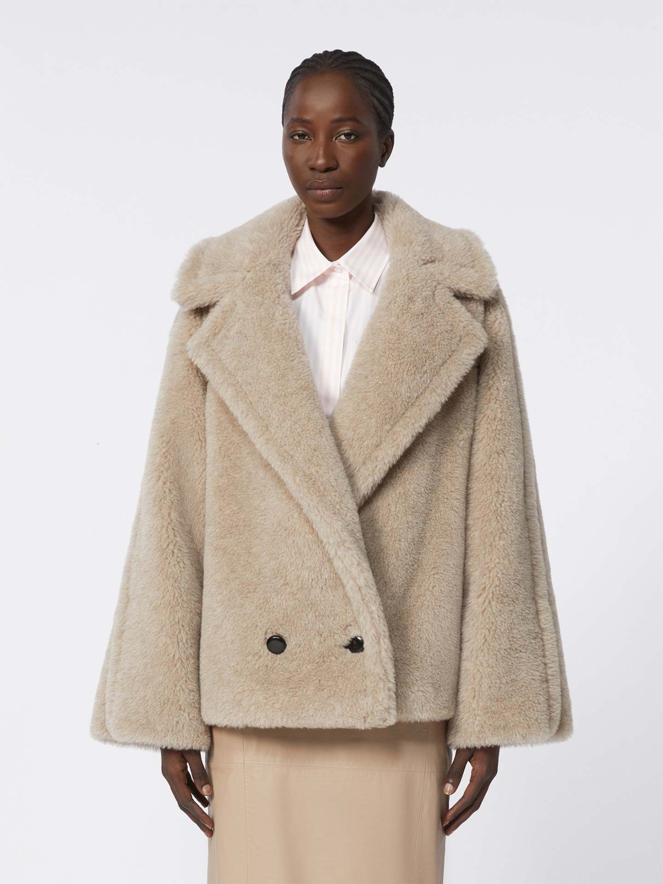 Casaco Curto em Tecido Teddy MXMCAMBUSA