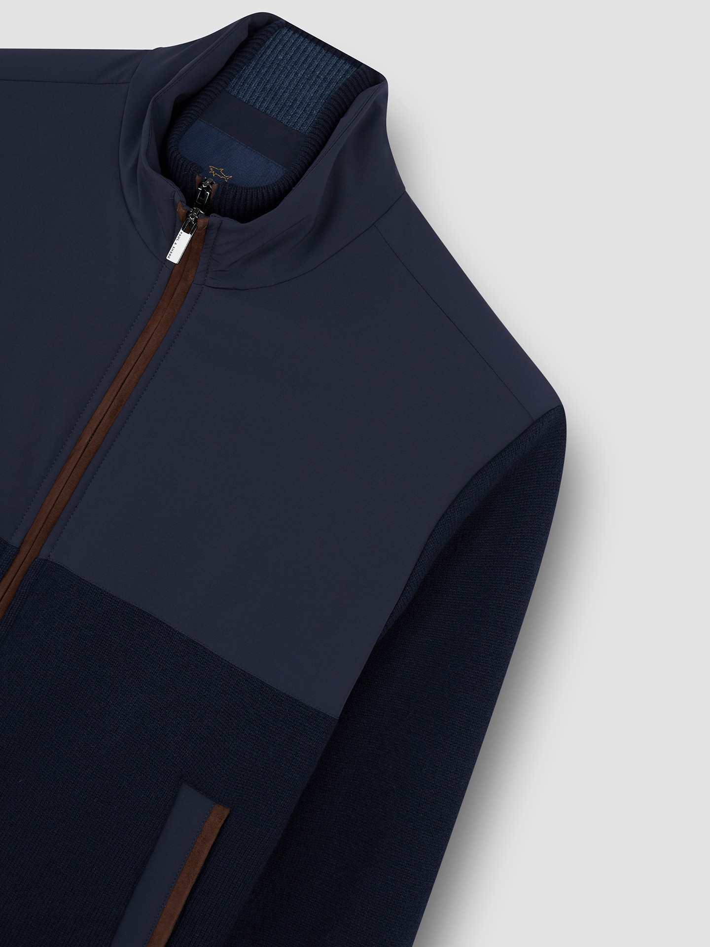 Blusão Combinado com Gola Alta