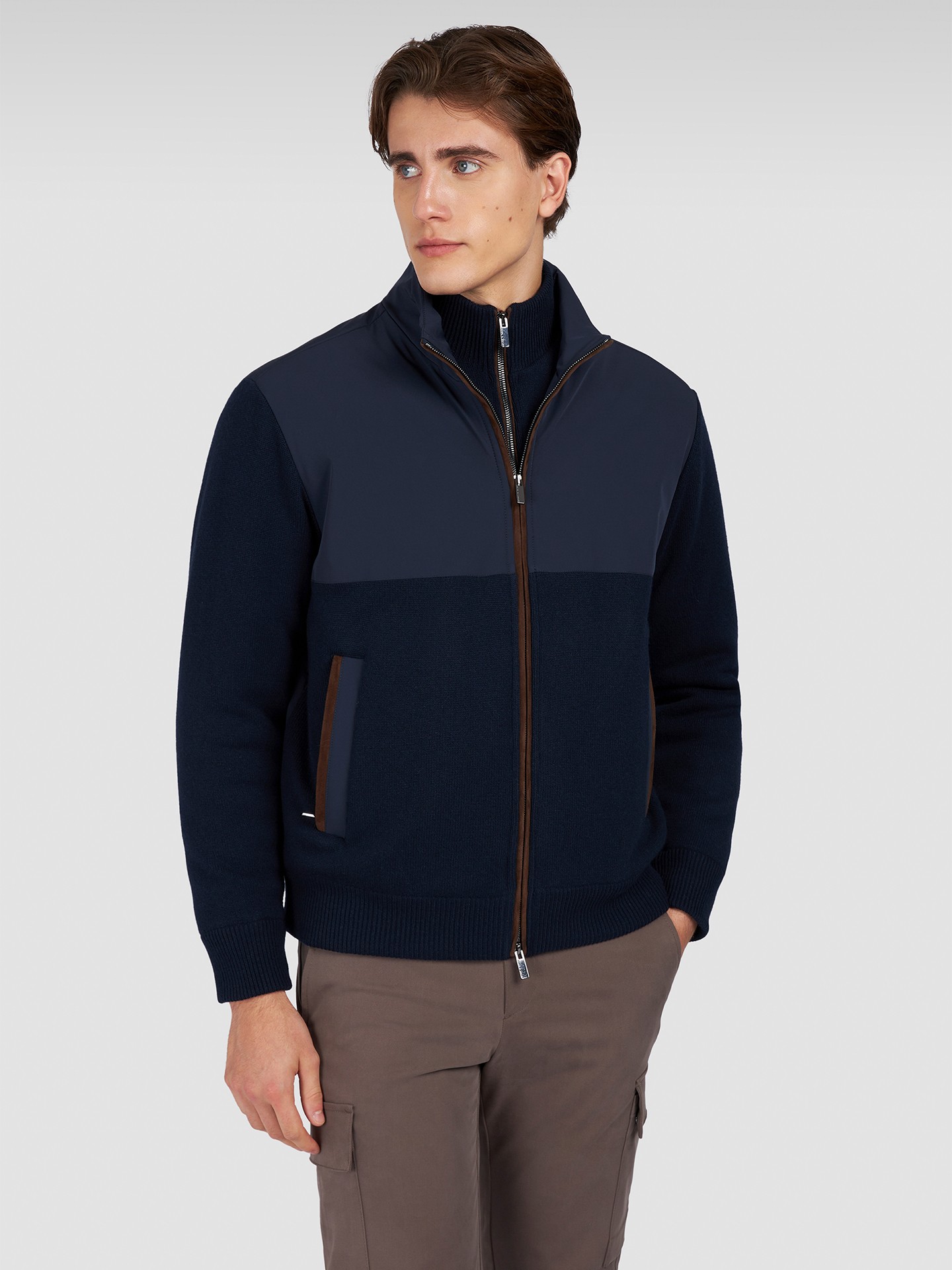 Blusão Combinado com Gola Alta