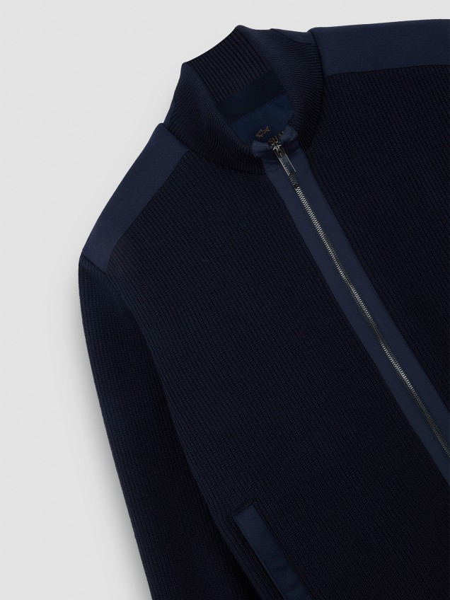 Blusão de Malha com Gola Alta