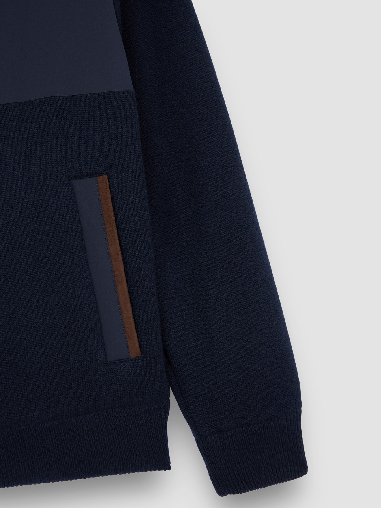 Blus�o Combinado com Gola Alta