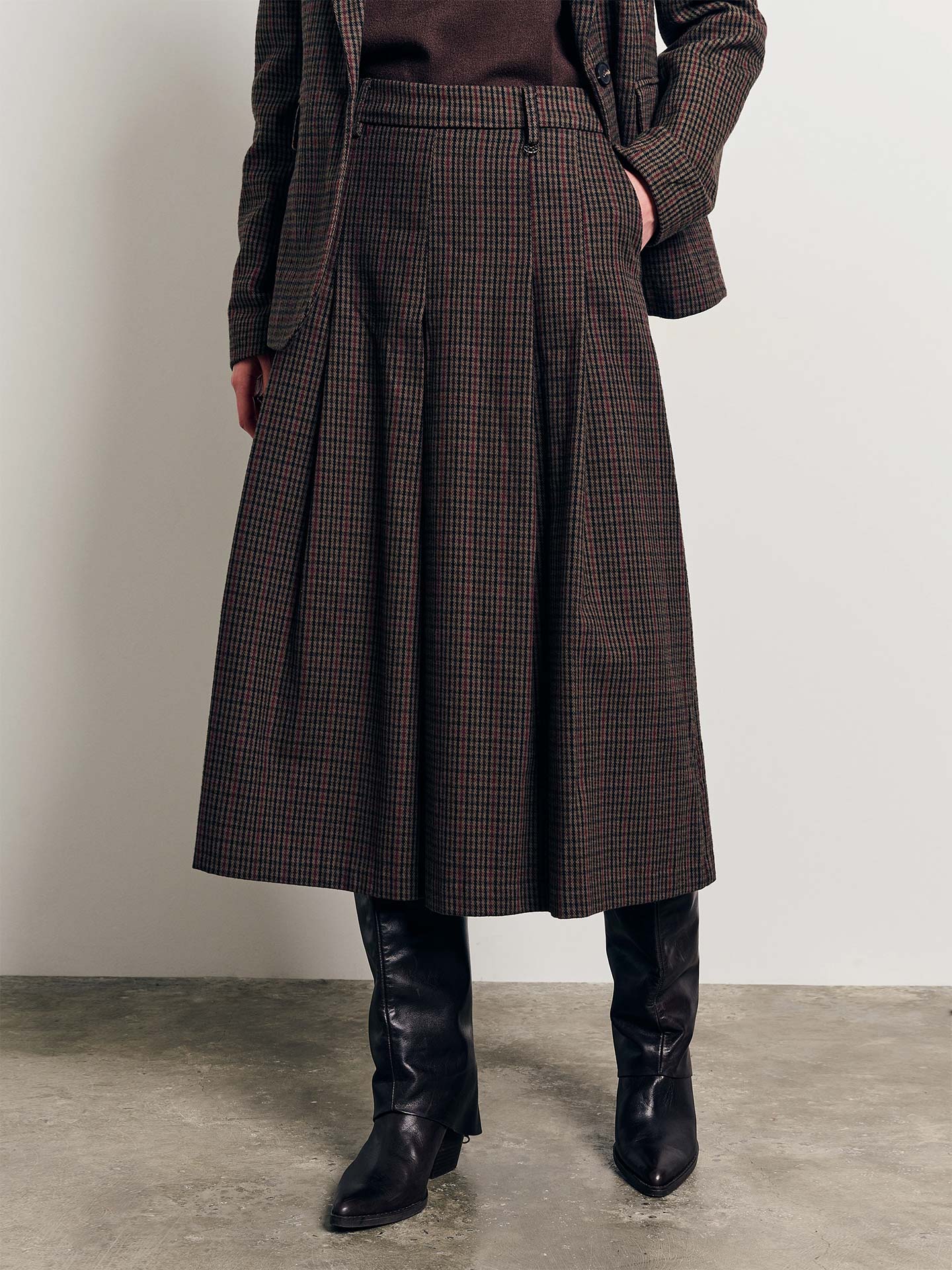 Calças Culotte com Pregas e Padrão Xadrez