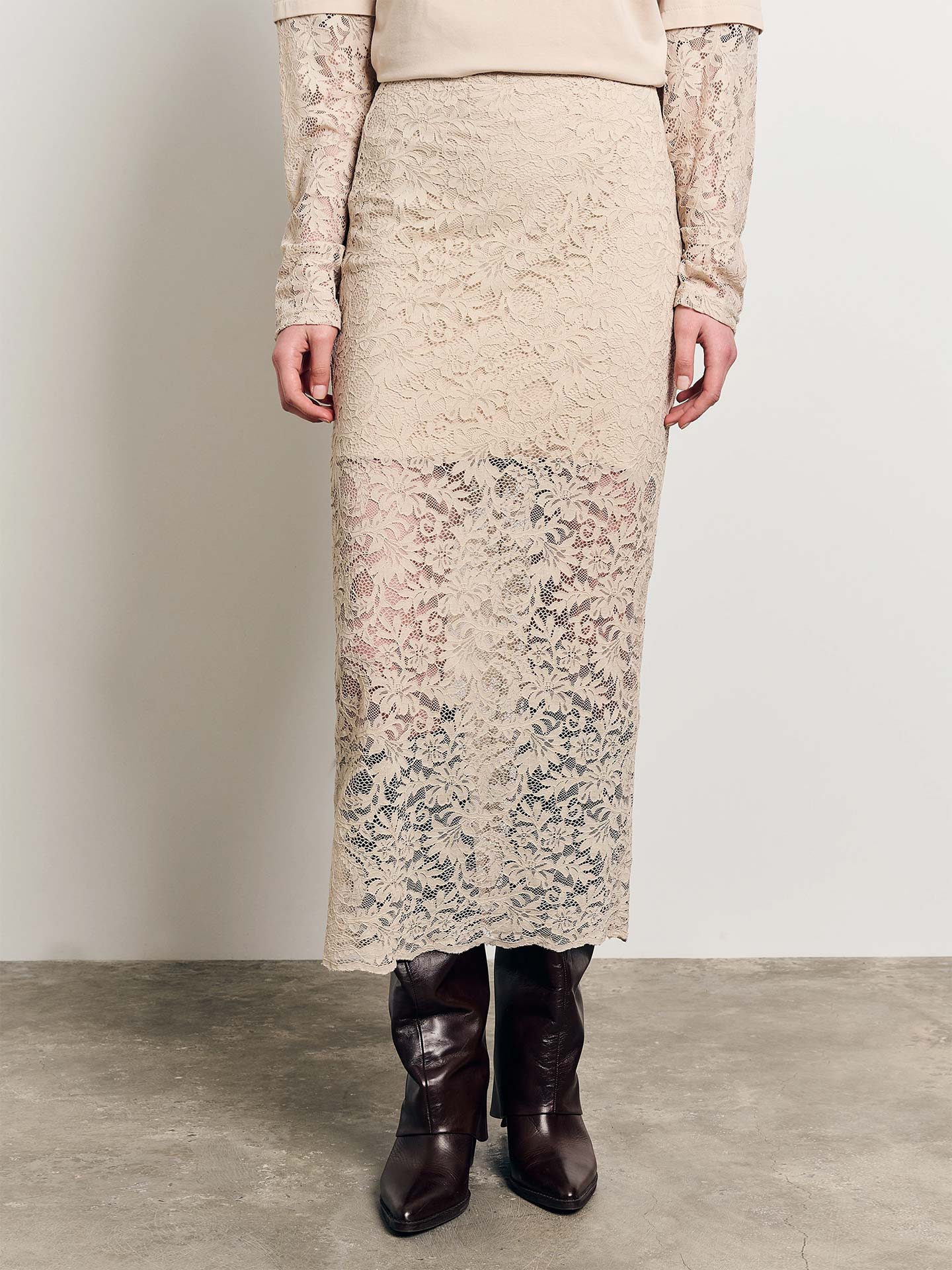 Saia Midi de Renda Floral