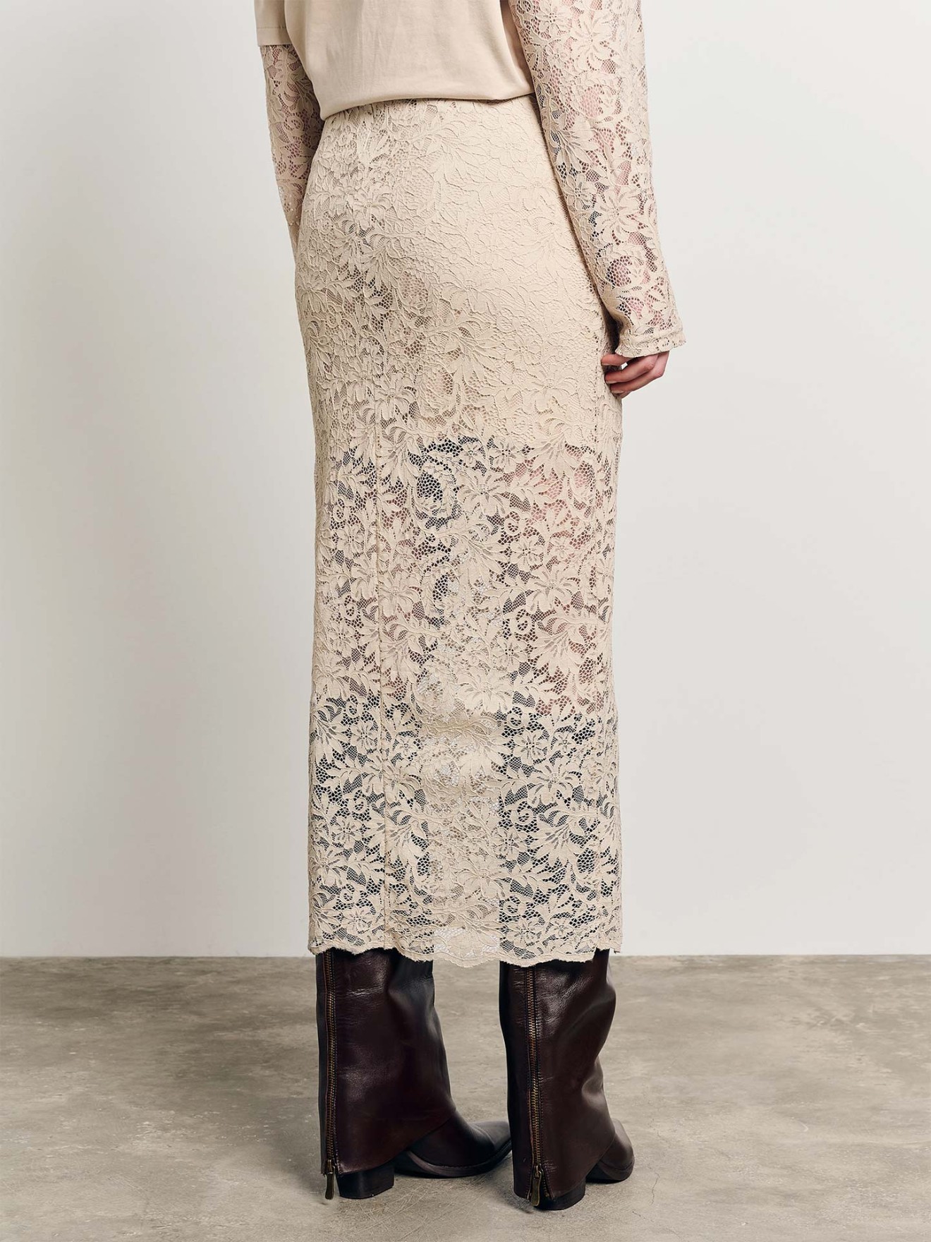 Saia Midi de Renda Floral