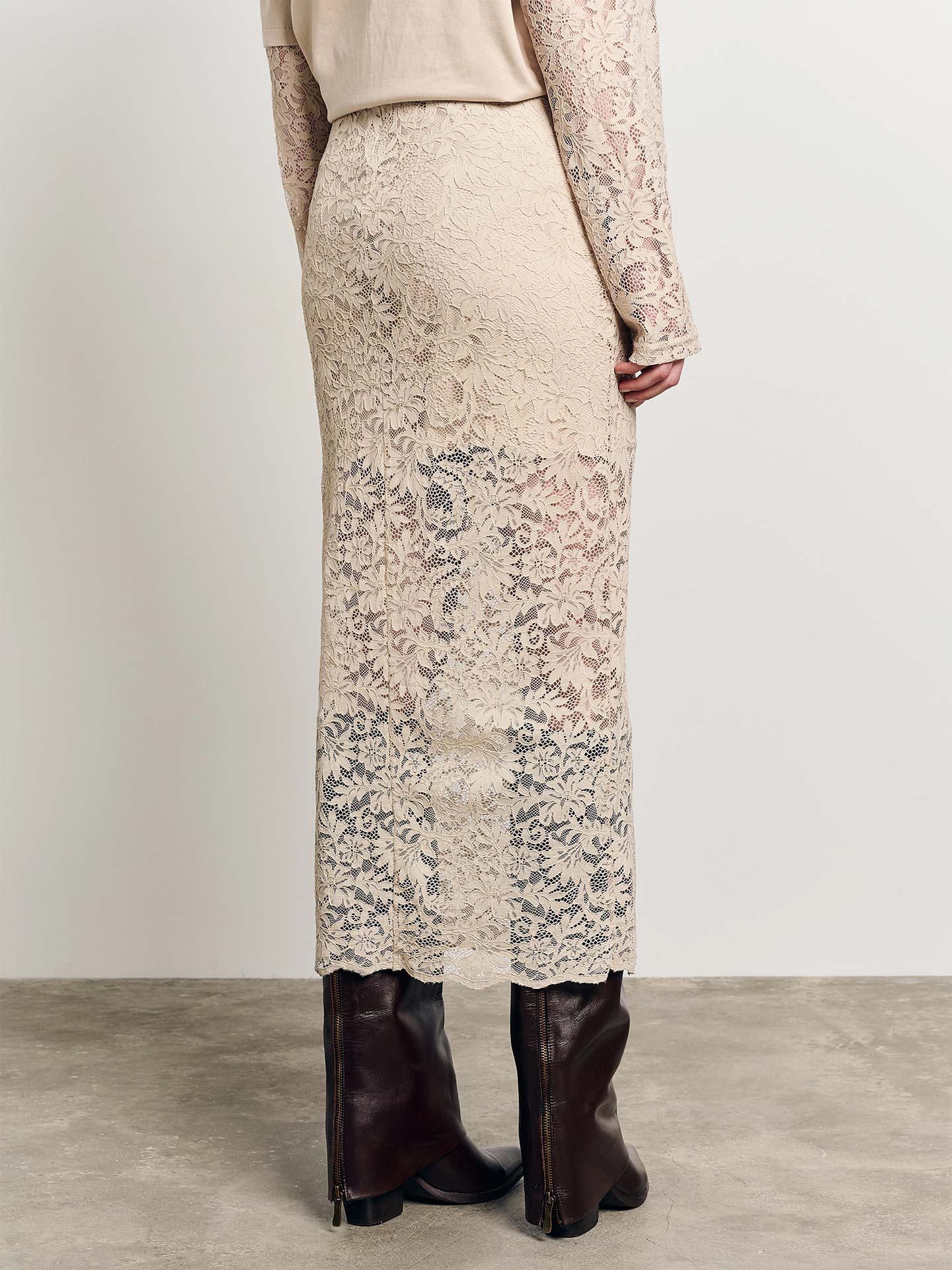 Saia Midi de Renda Floral