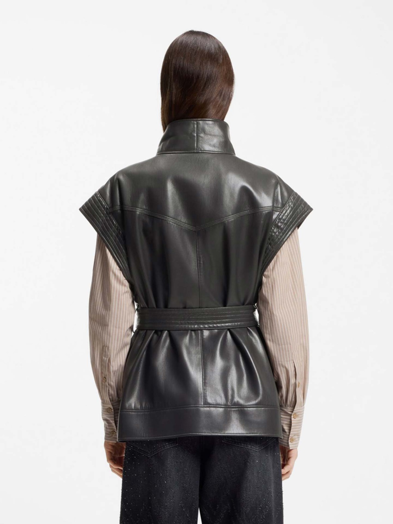 Colete em Pele Sint�tica com Gola Alta e Cinto