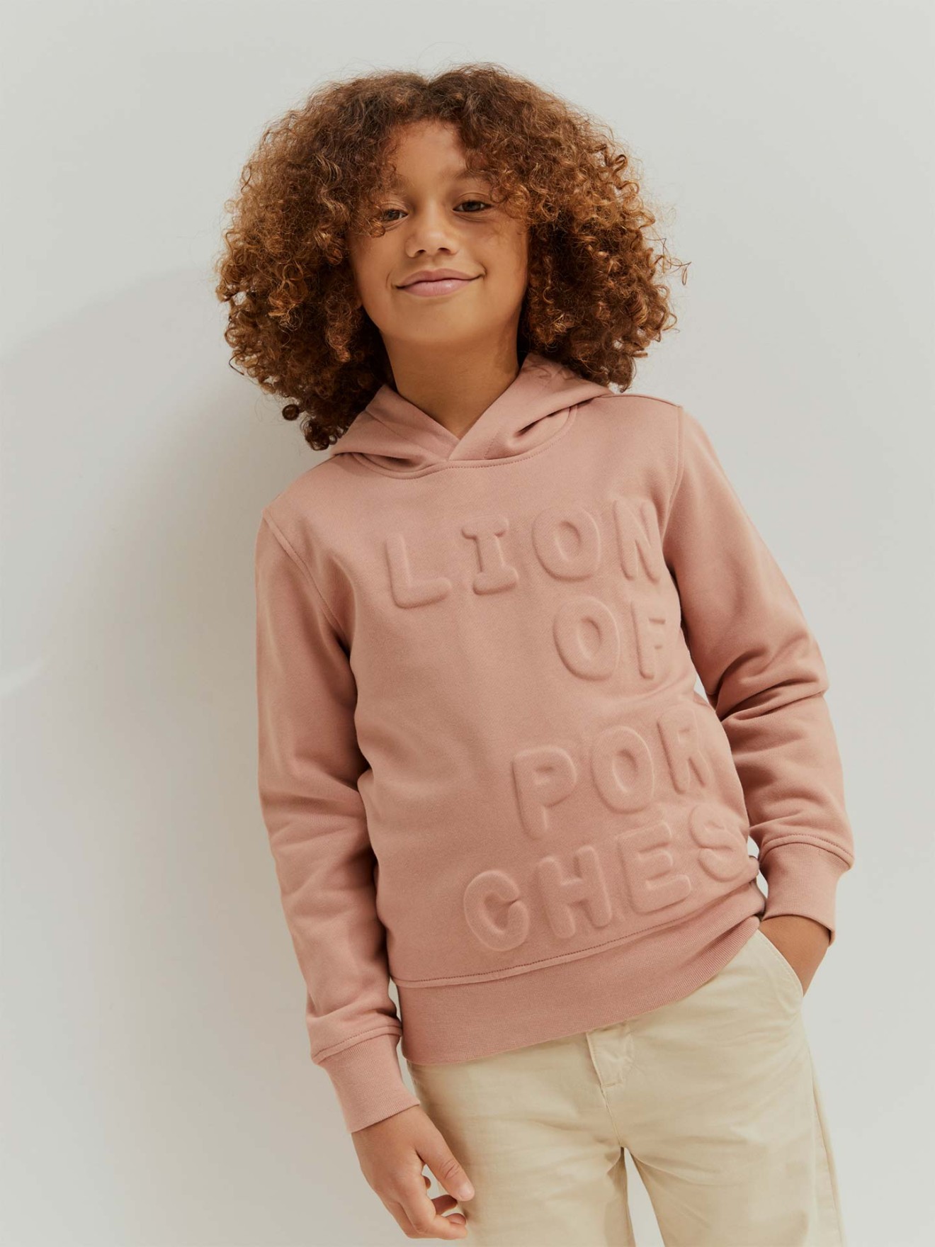 Sweatshirt com Capuz e Log�tipo em Relevo