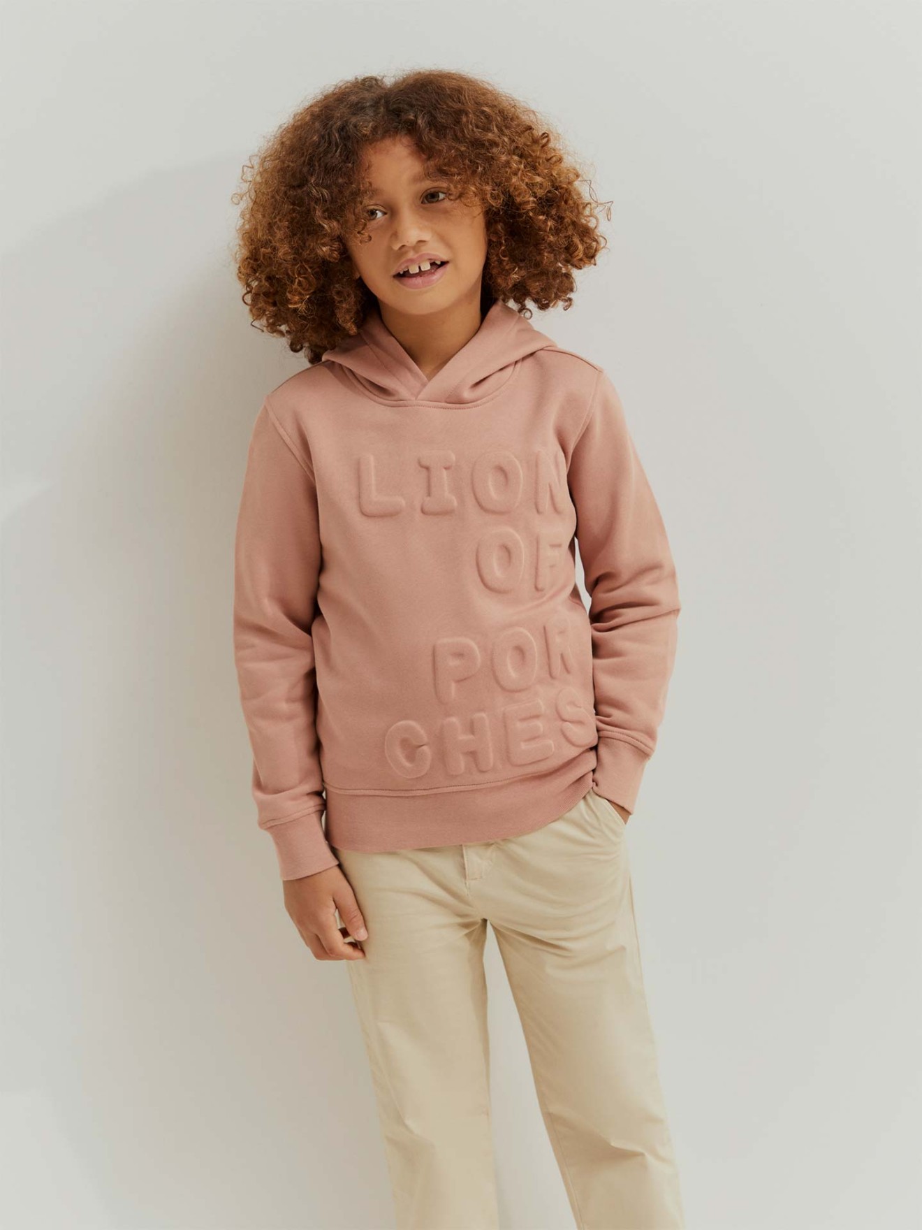 Sweatshirt com Capuz e Log�tipo em Relevo