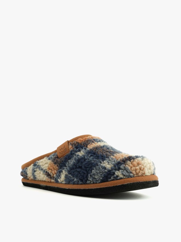 Pantufas Estilo Mules com Efeito Pelo