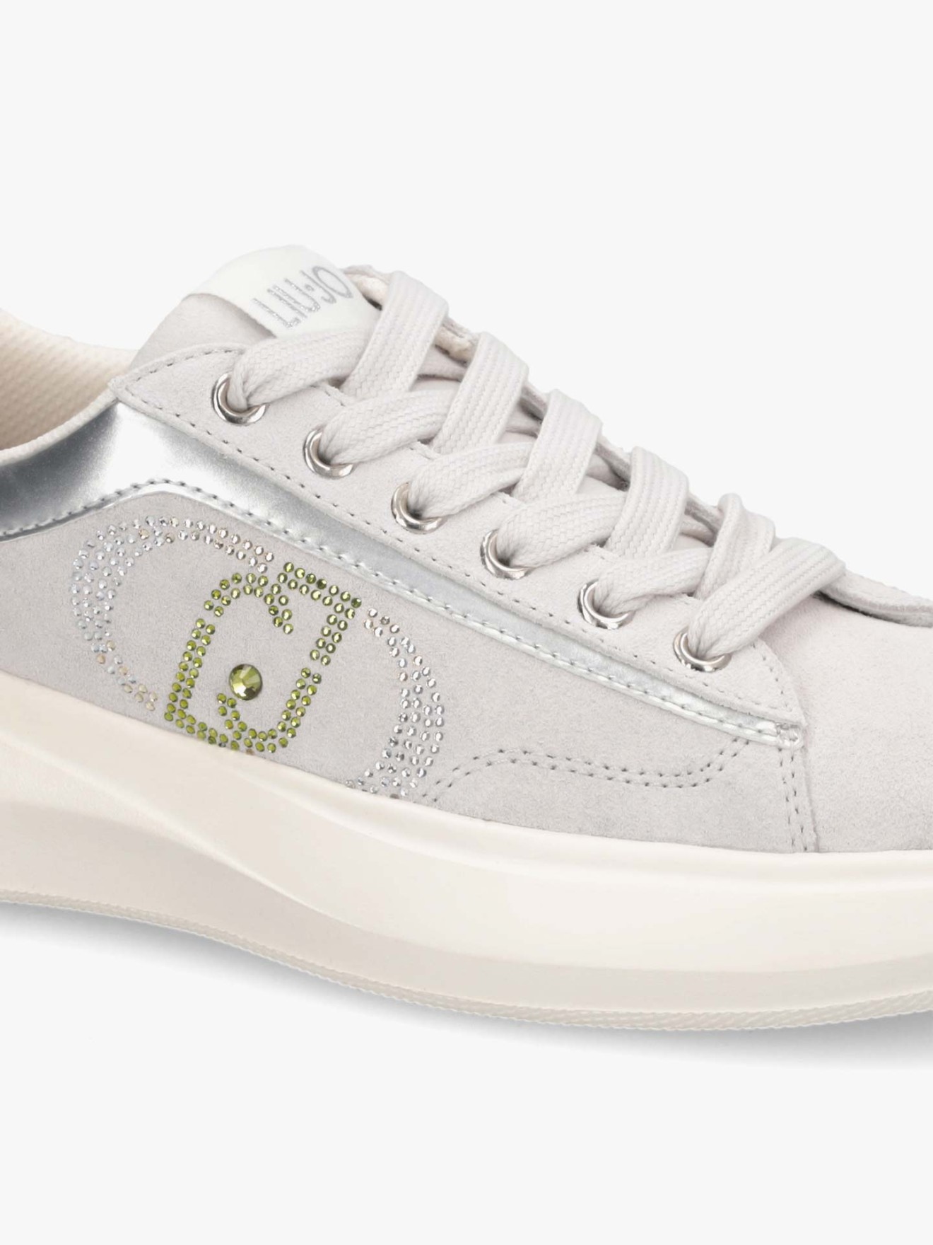 Sapatilhas em Camurça com Sola Plataforma