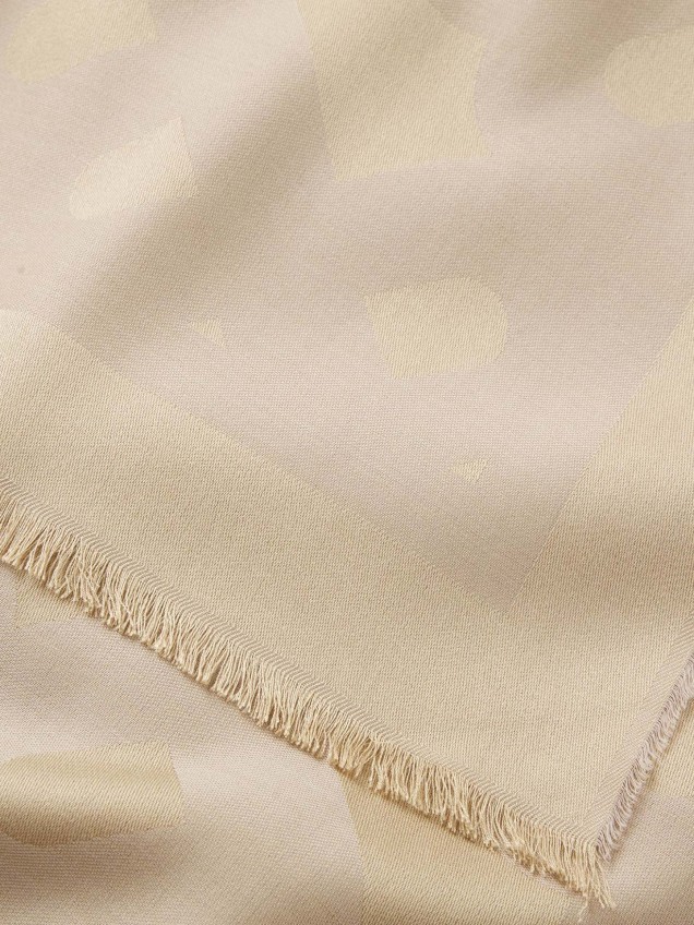 Echarpe com Monograma