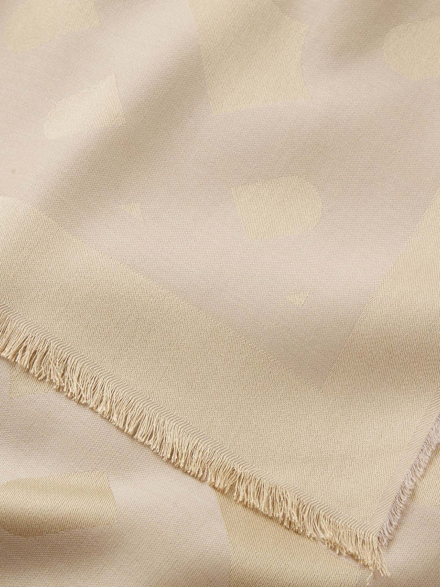 Echarpe com Monograma