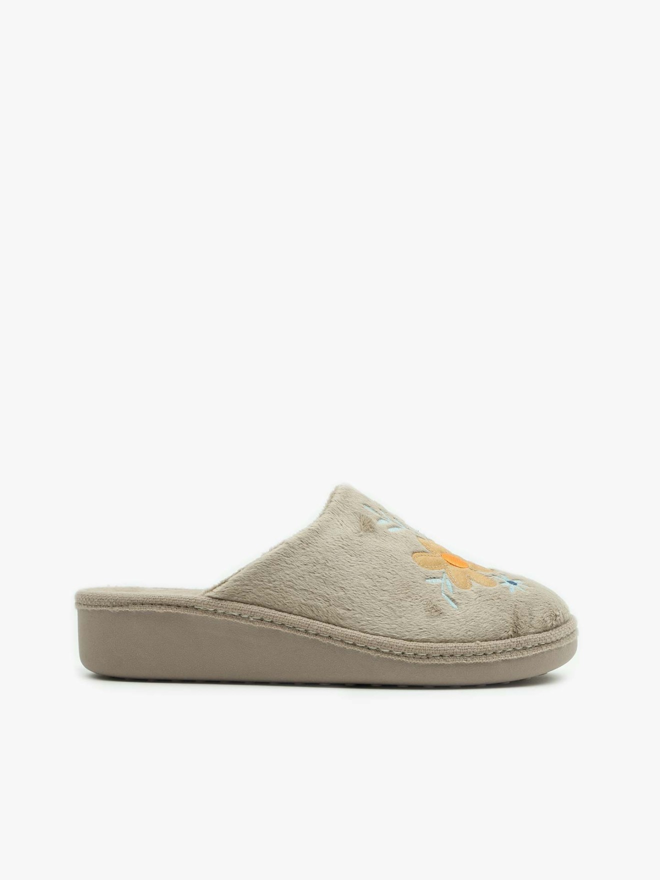 Chinelos de Casa com Bordado Floral