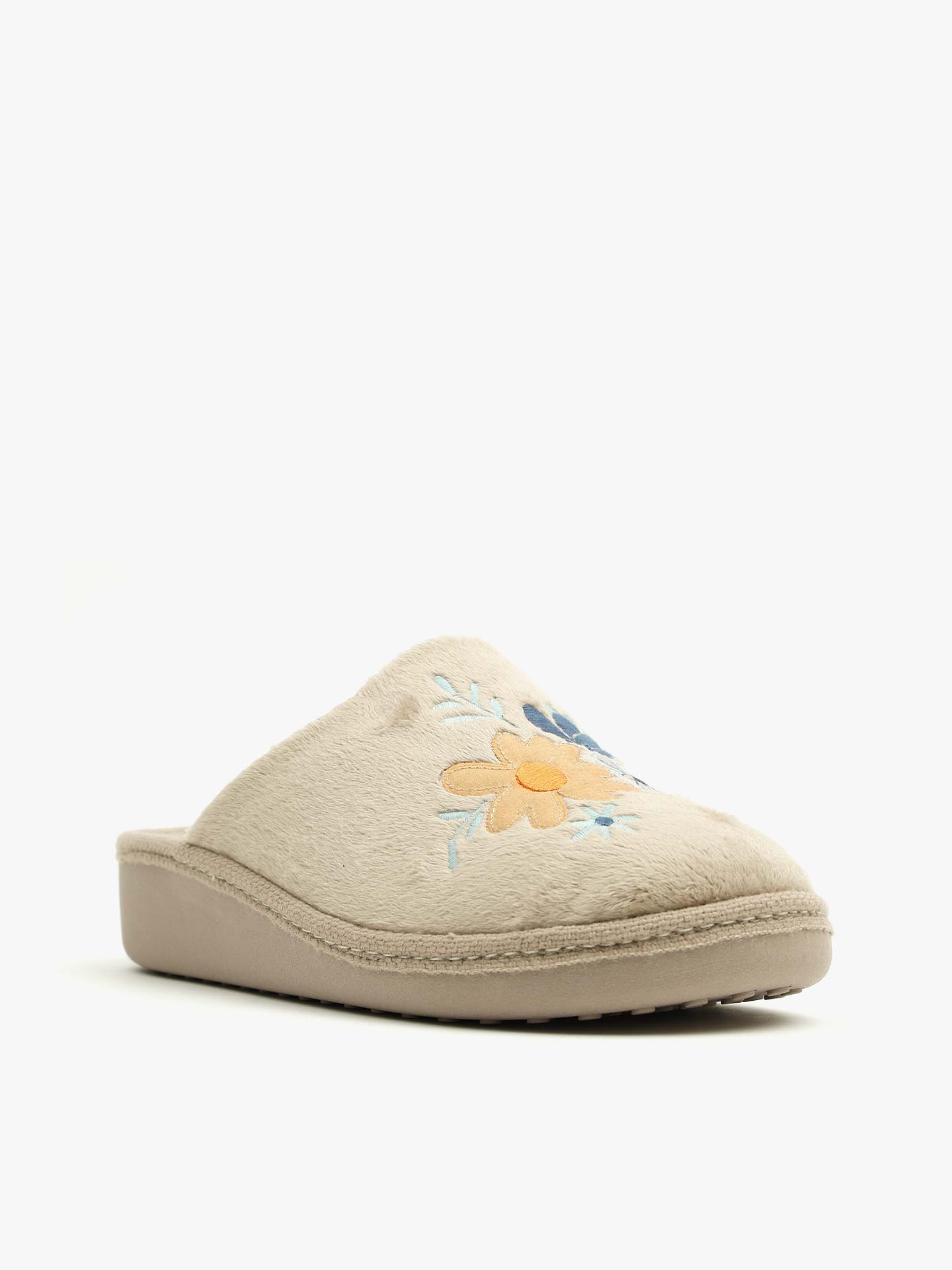 Chinelos de Casa com Bordado Floral