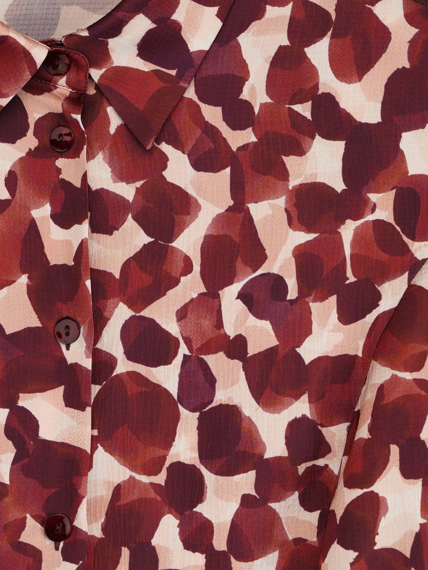 Camisa com Padrão Abstrato