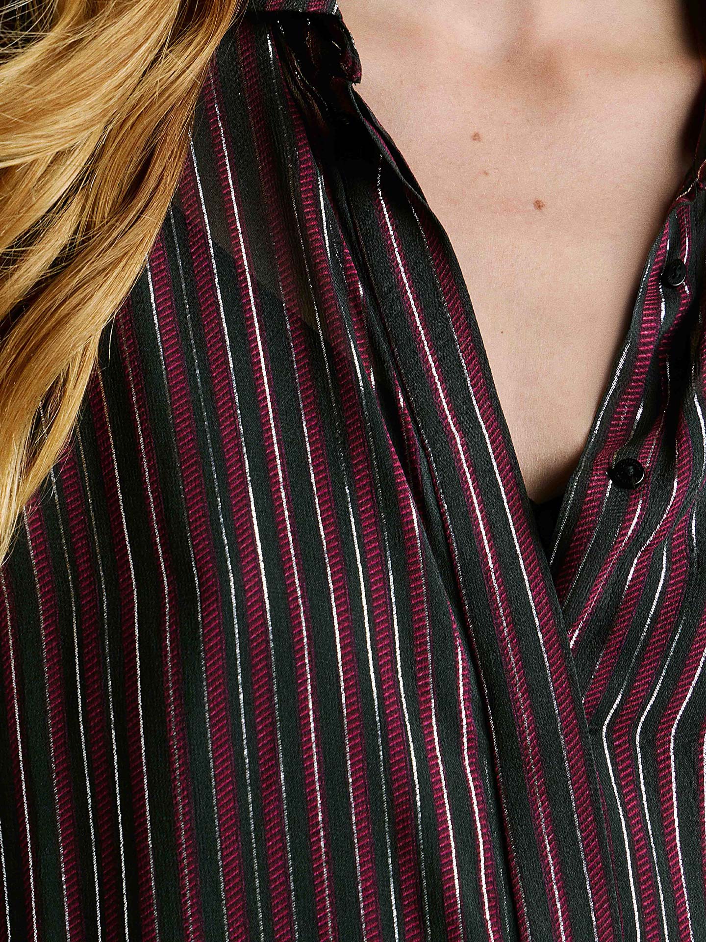 Camisa Fluida Semi Transparente às Riscas