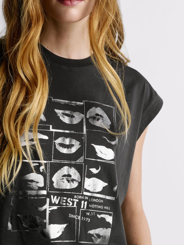 T-shirt com Estampado Gráfico de Lábios