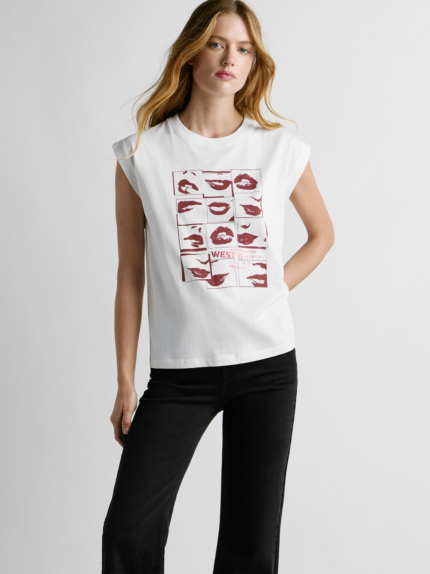 T-shirt com Estampado Gráfico de Lábios