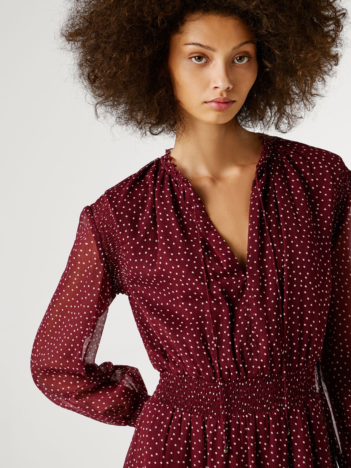 Vestido Midi de Chiffon com Padrão de Bolinhas