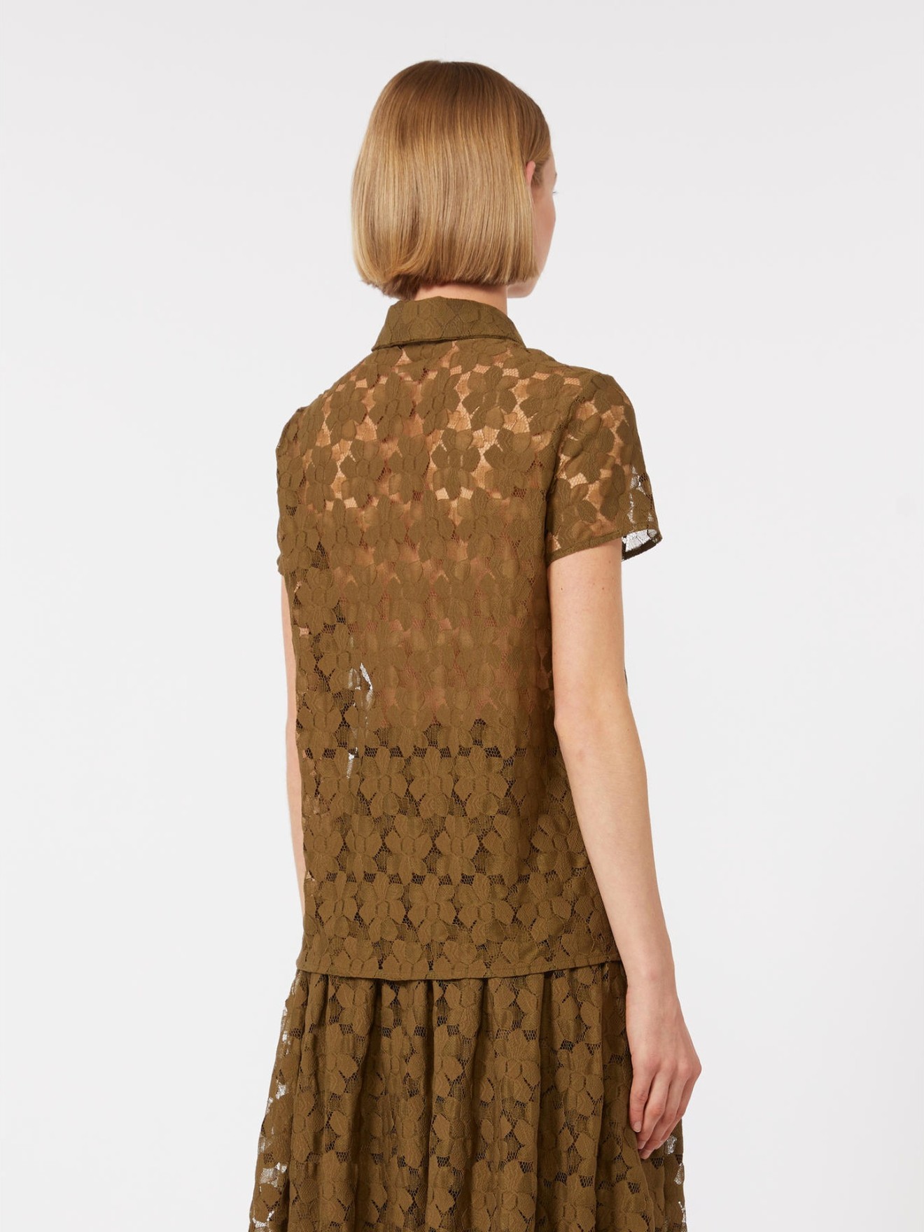 Blusa com Renda Floral e La�ada MSTVELLO